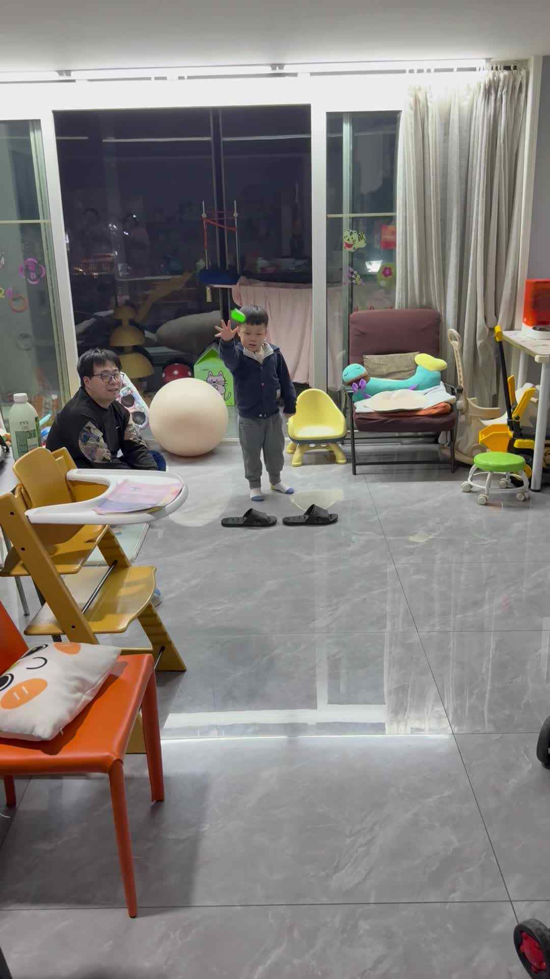 20260330实验中班刘雍洛运动