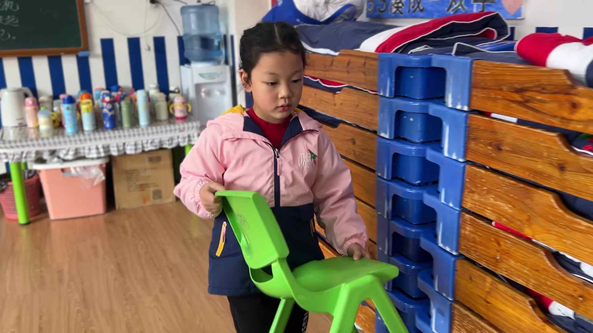 2026.3.10学A班尧诗然———端椅子练习