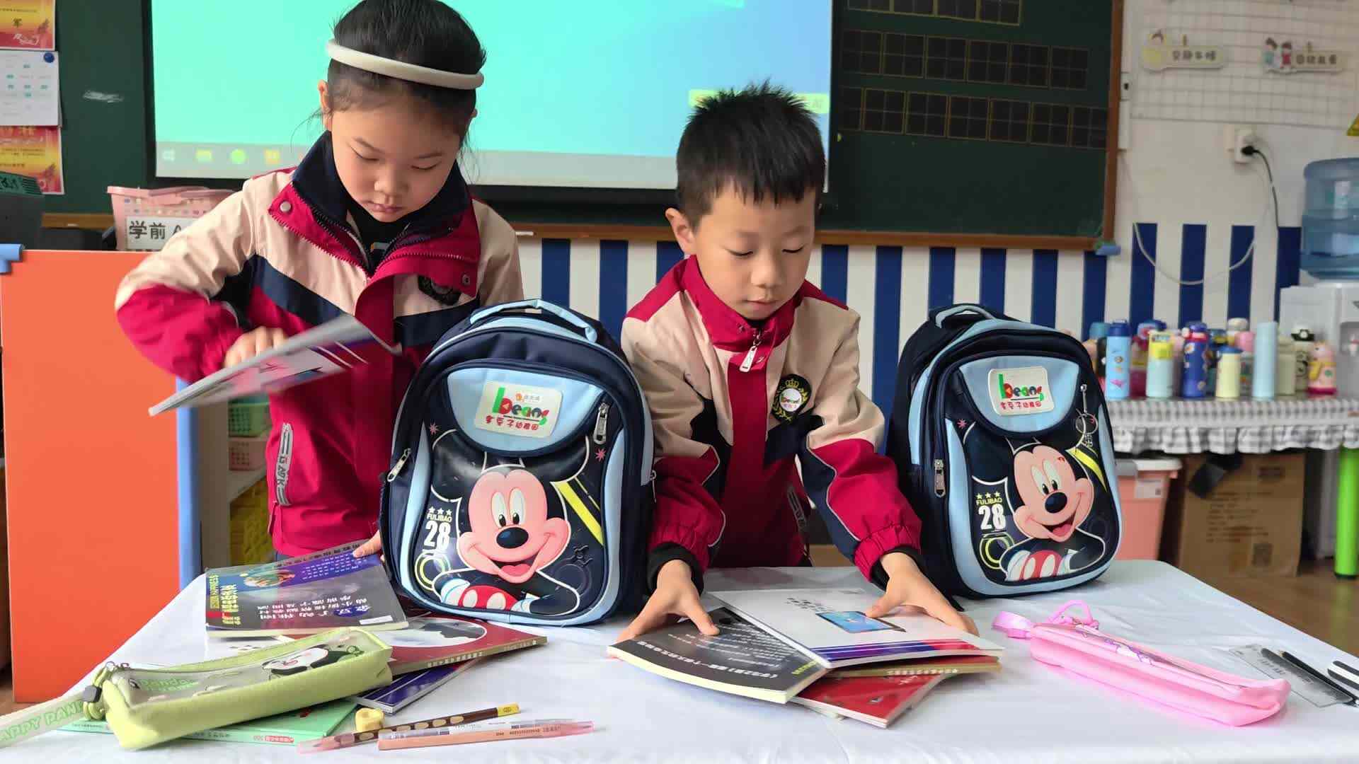 ⁣⁣⁣⁣⁣⁣⁣⁣2026.3.16学A班钟昊彦——整理书包