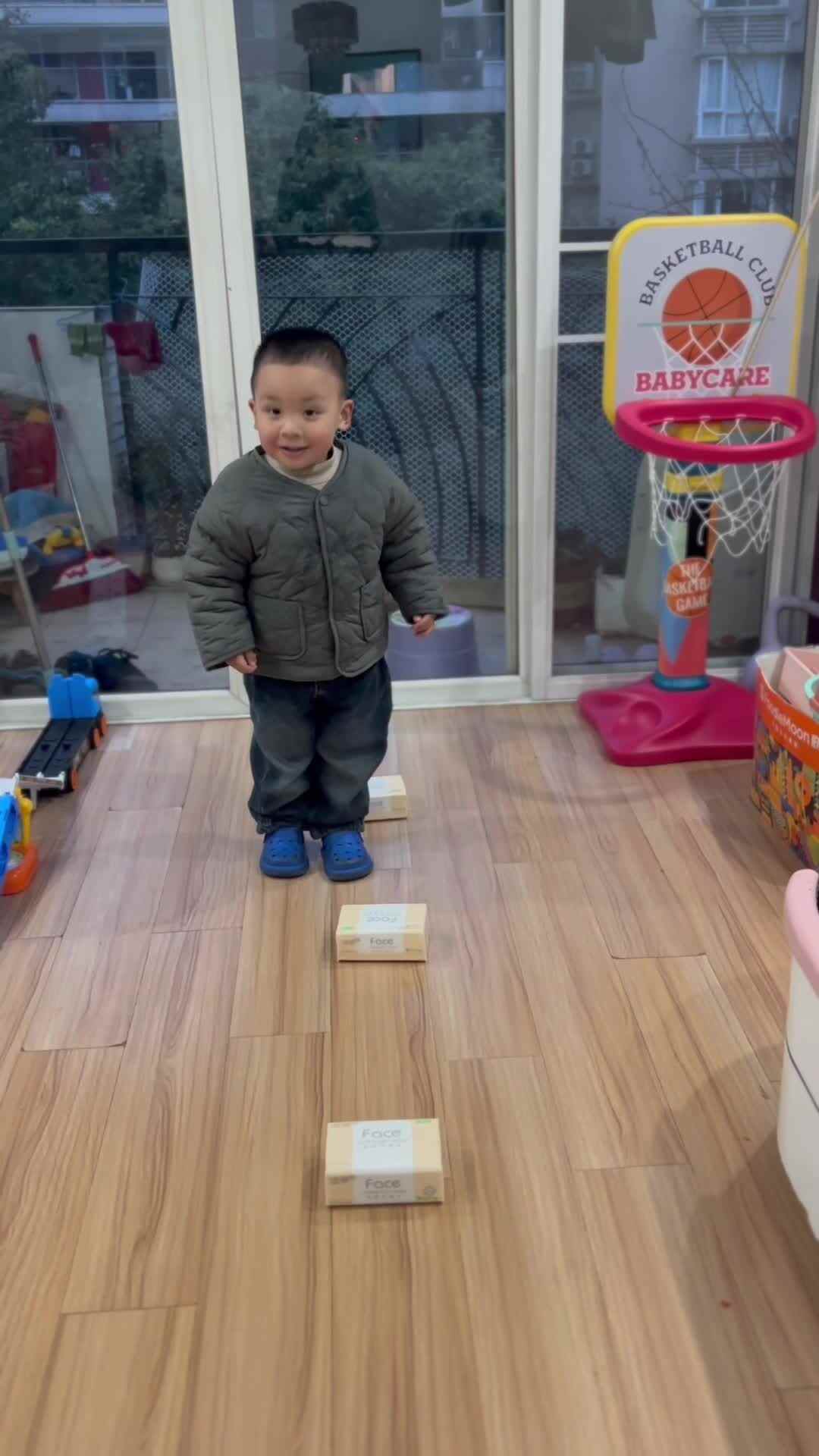 2026.3.16 实验小班 胡舒阳 体能运动——《双脚连续跳》