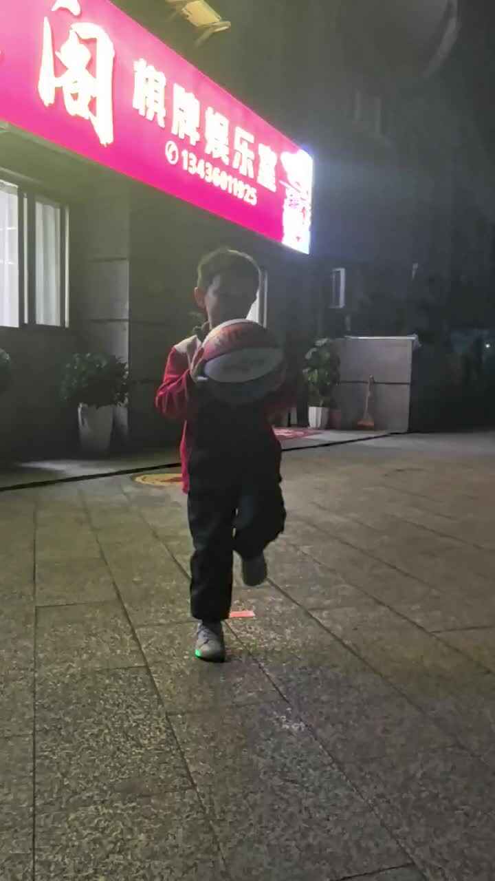 2026.3.10学A班张云端篮球练习