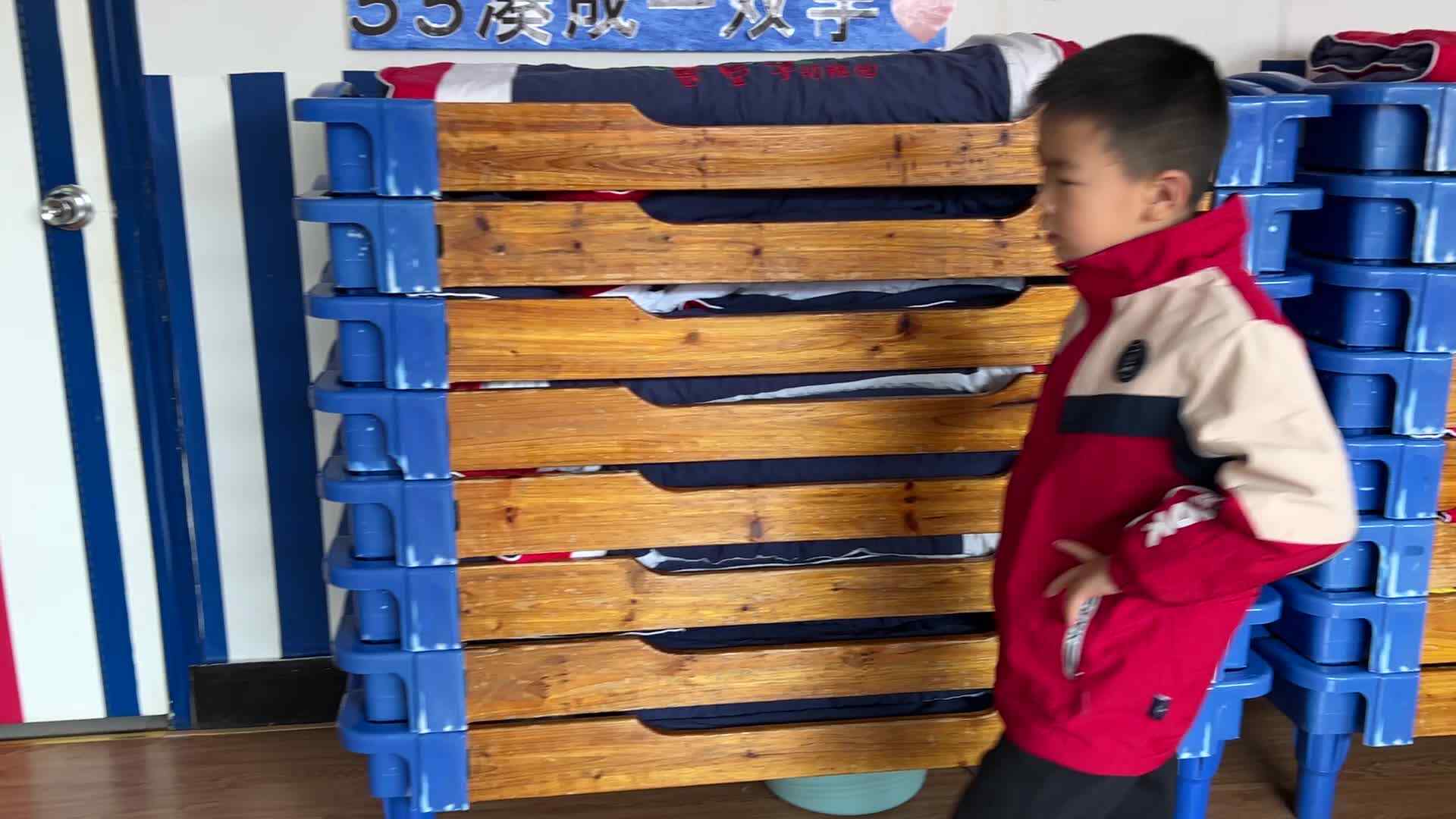 2026.3.5学A班陈鹏瑞———拿放水杯