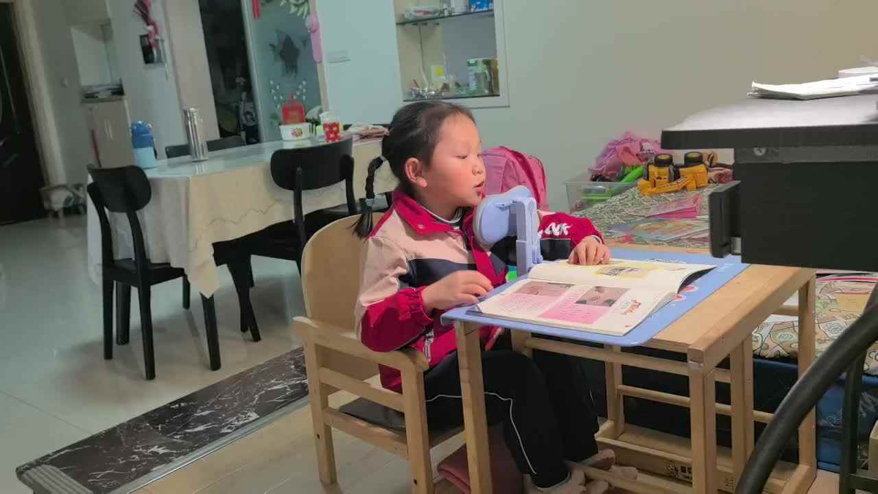 2026.3.9学A班李盈莹——识字与阅读——坐姿，握笔