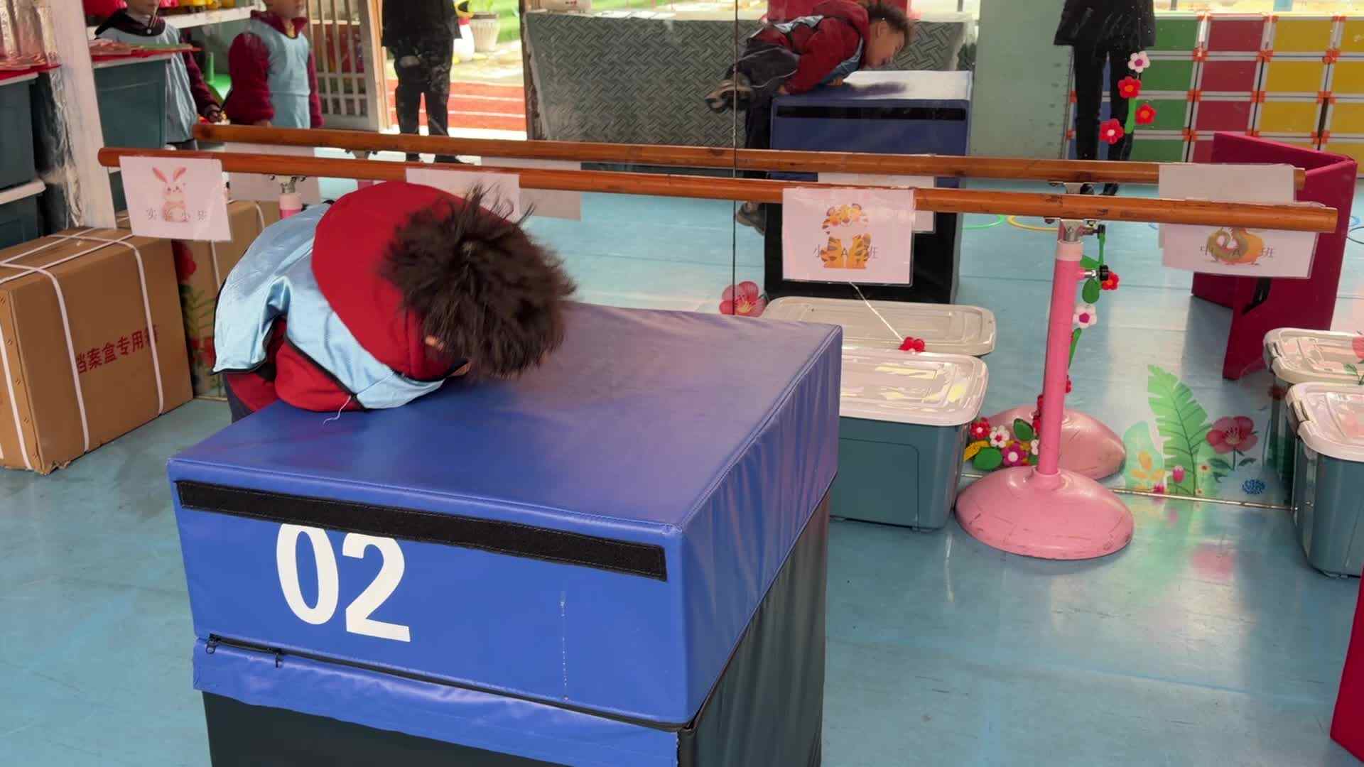 2026.3.16实验大班 周昊燃——足球课堂