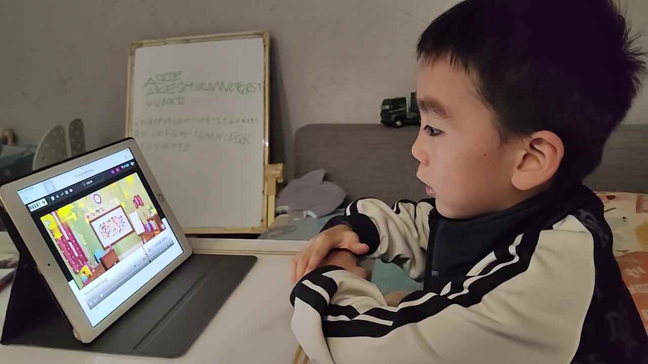 大A班蒋熠_20260428_观看英语视频mp4