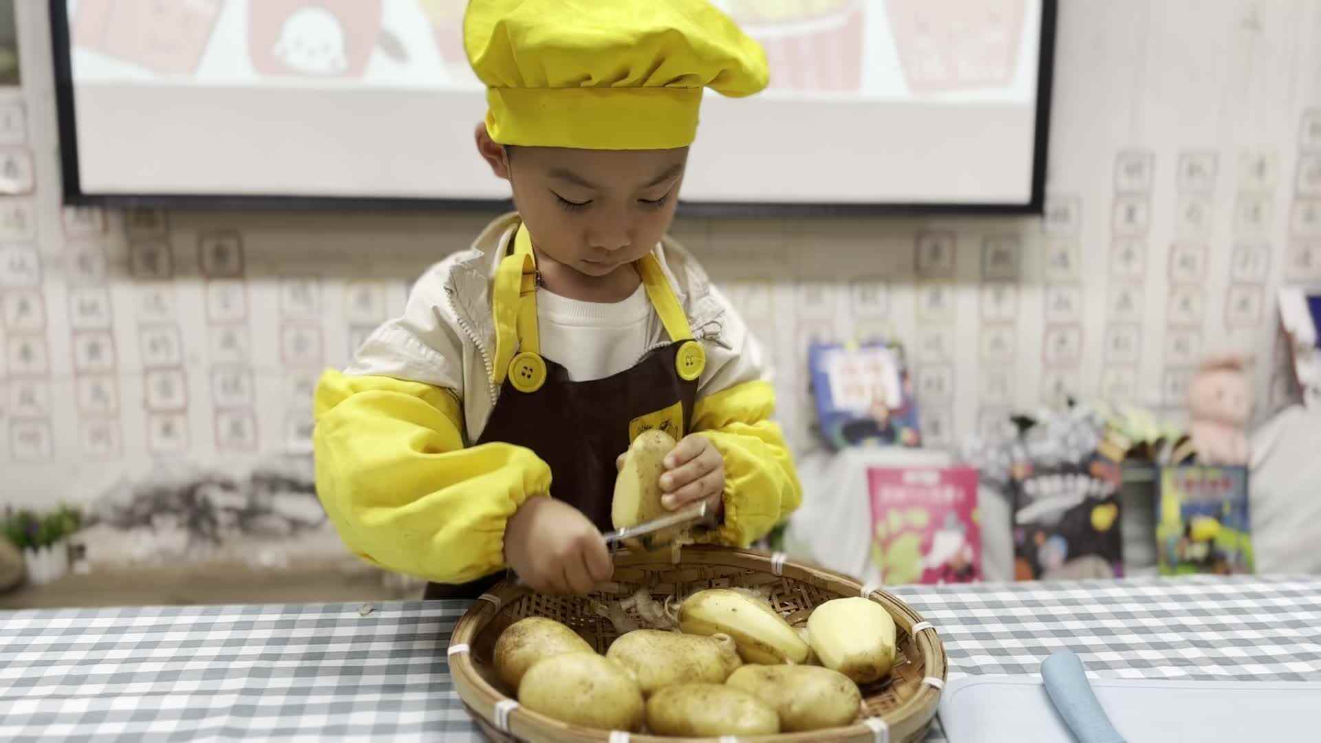 2026.4.22   沙景韬  食育课《炸薯条 》.mp4