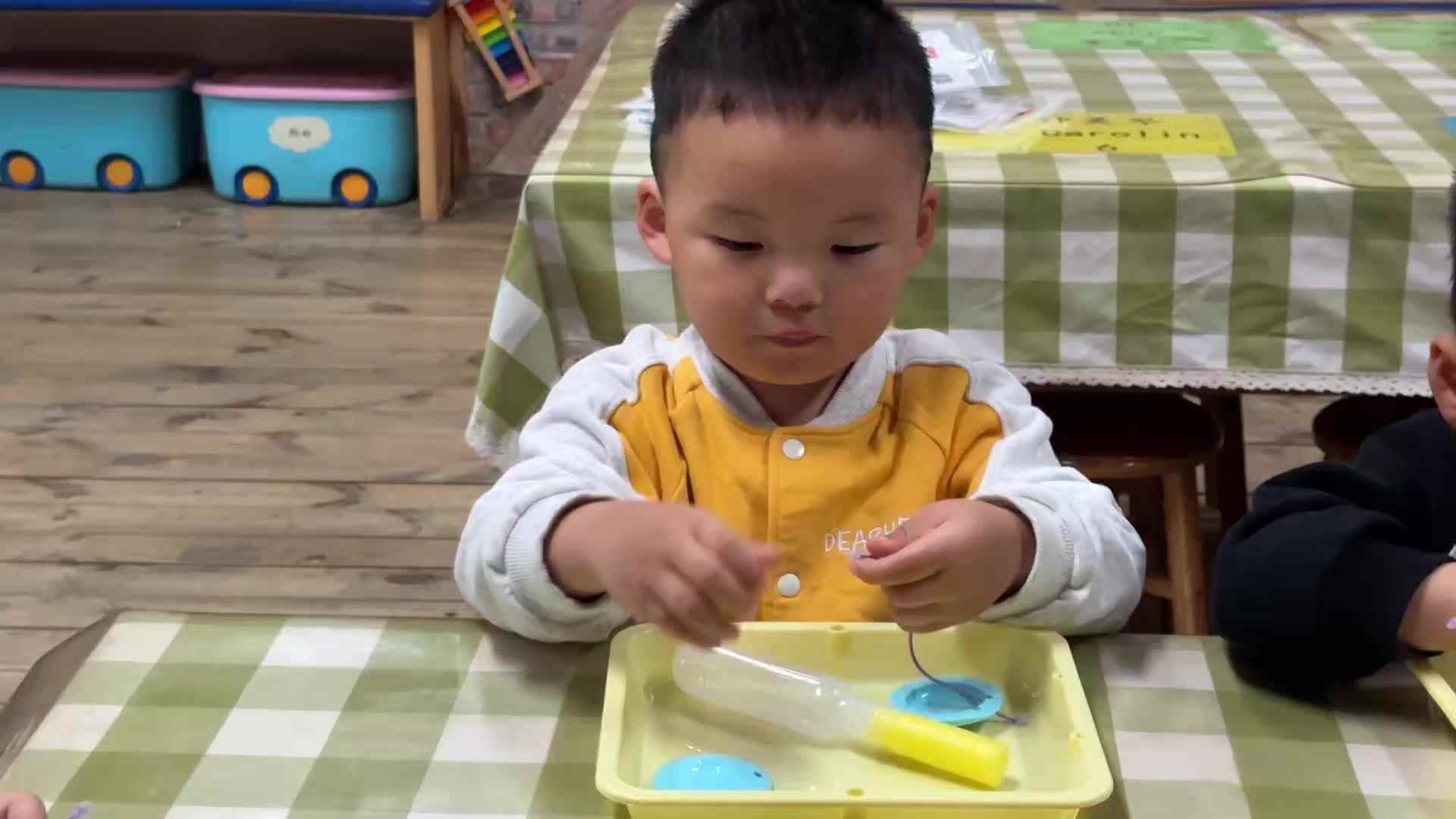 2056.4.21实验小班3号谢缙宇—科学·不一样的声音