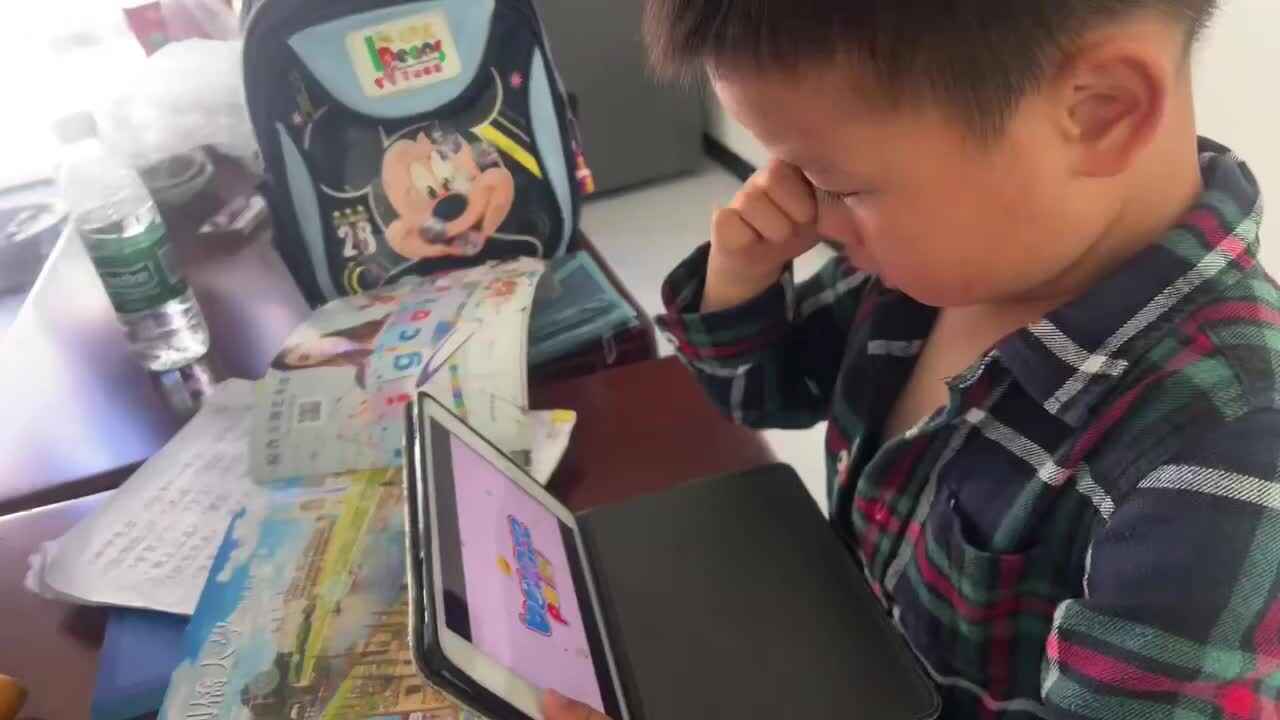 ⁣4.18 学b 田熙辰（观看英语） trim.1BE7E66C-F1FB-426C-90A3-1319EAB679B8.MOV