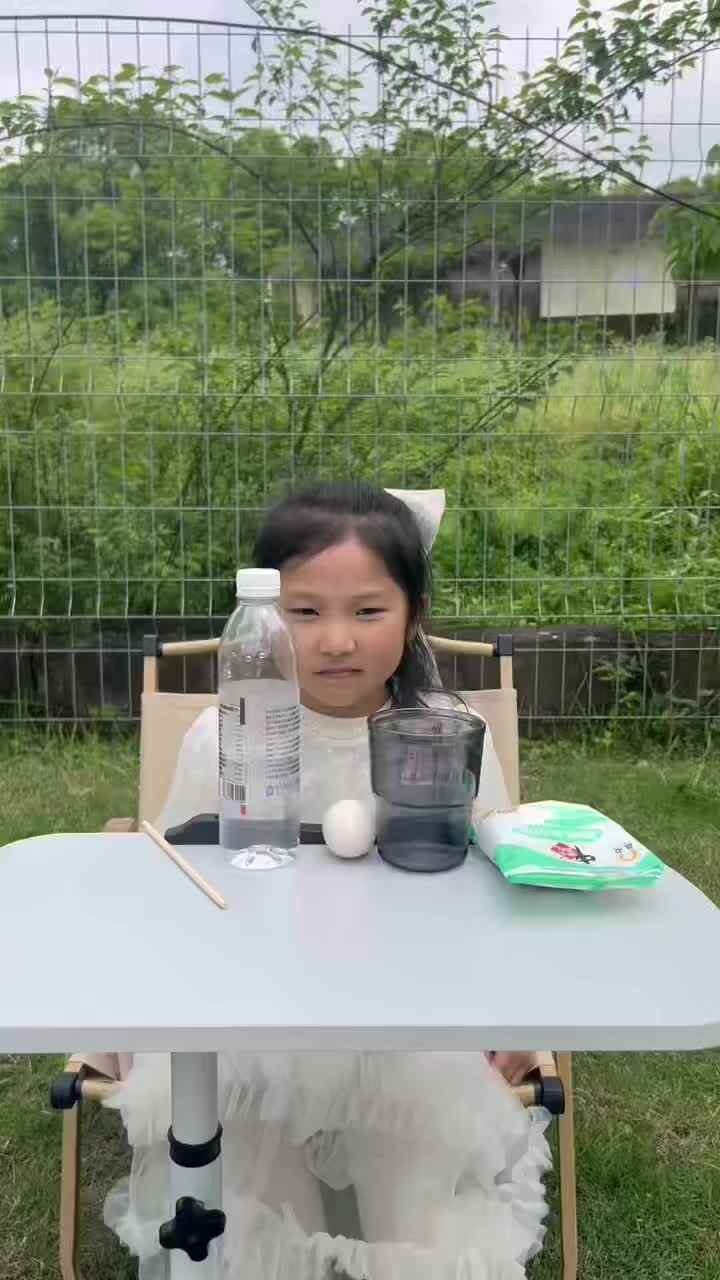溪溪的科学小实验---鸡蛋浮起来.MOV