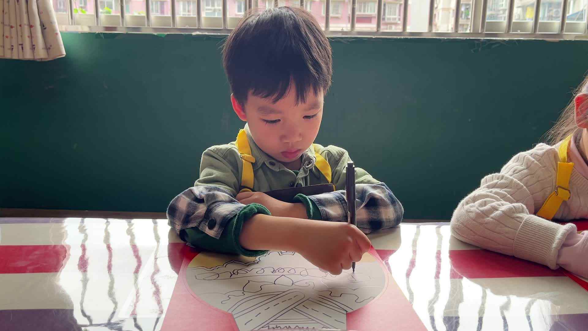 ⁣⁣⁣⁣⁣⁣⁣2026.4.8实验1班 美工课-蒋开心