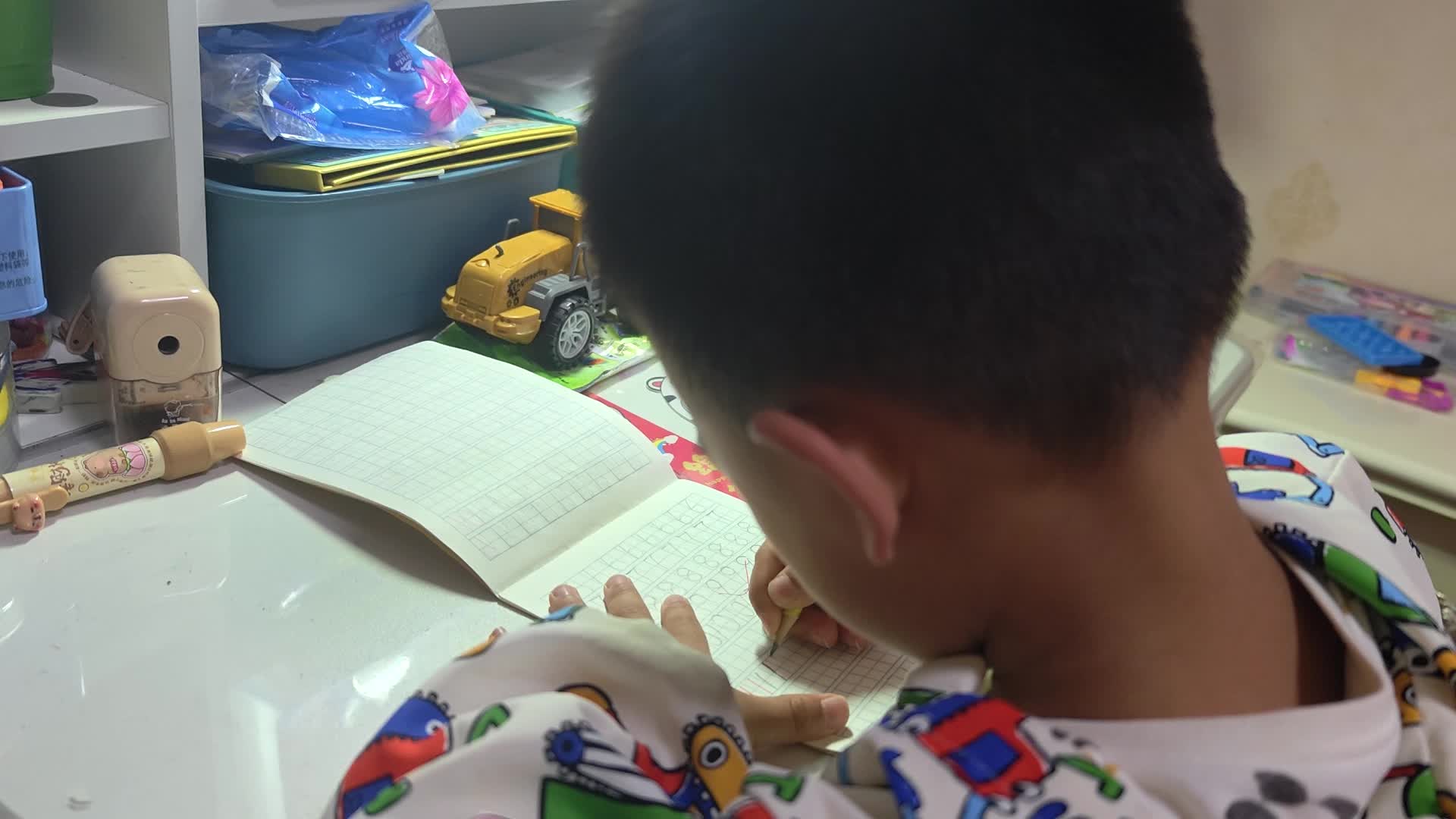 2026.4.8大A班陈禹呈——书写数字11-12