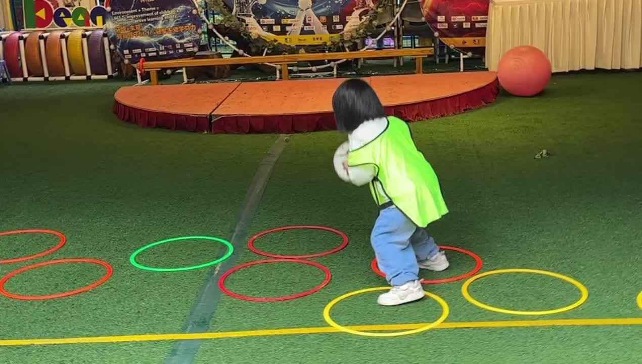 2026.4.20实验小班6号钟美岑—快乐体智能