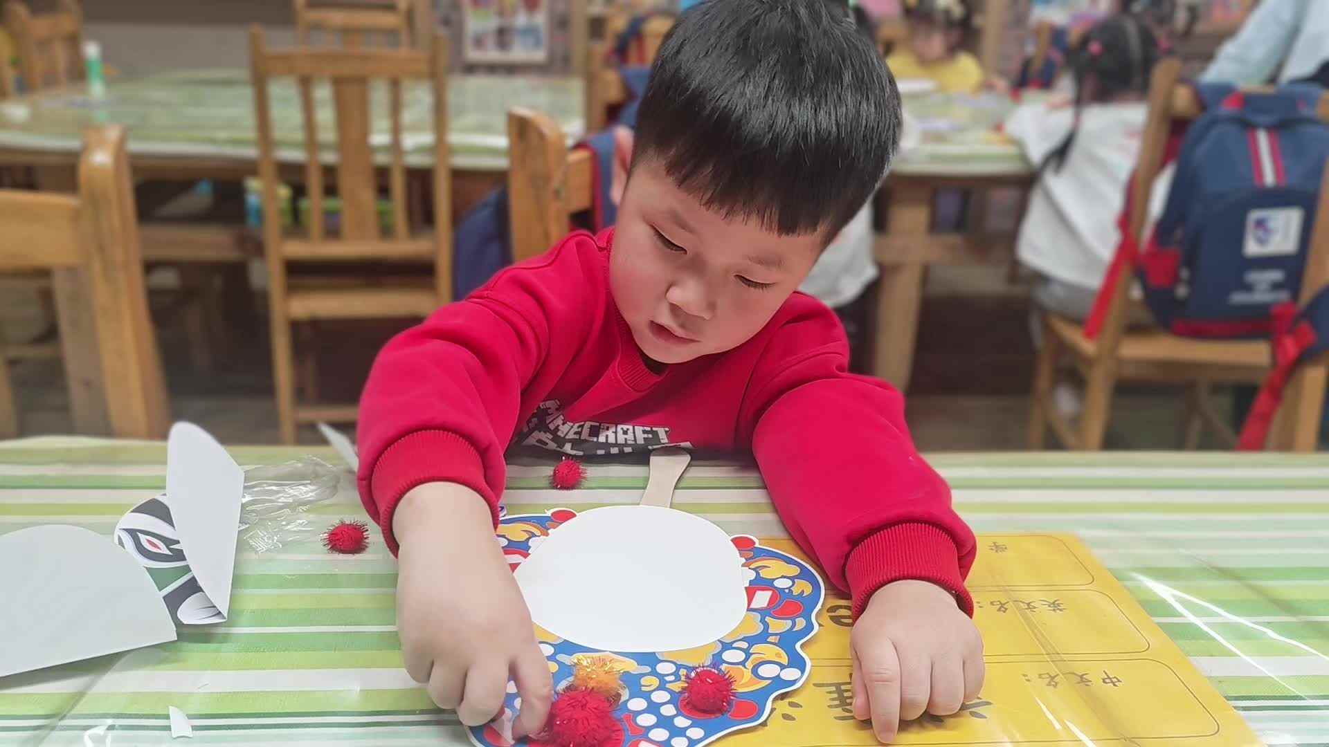 2026.4.10  实验中班 刘雍洛《川剧脸谱》.mp4