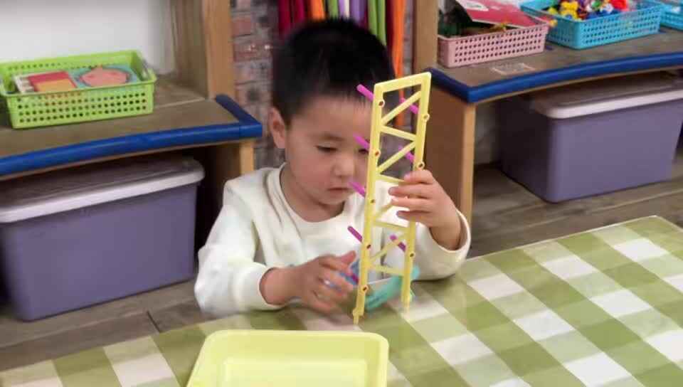 2026.4.9实验小班2号叶弋猷—移动的小人