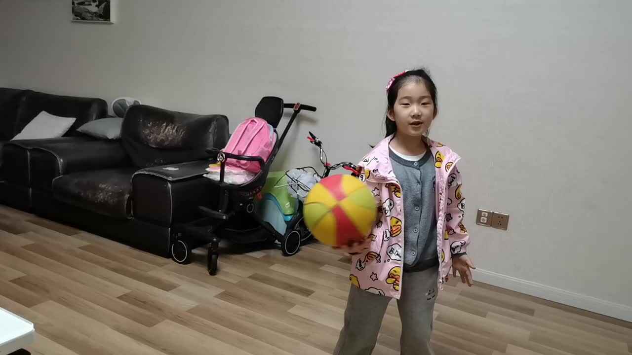 VID_20260401_191045.mp4学前B班宁汐言体能训练，篮球操练习。