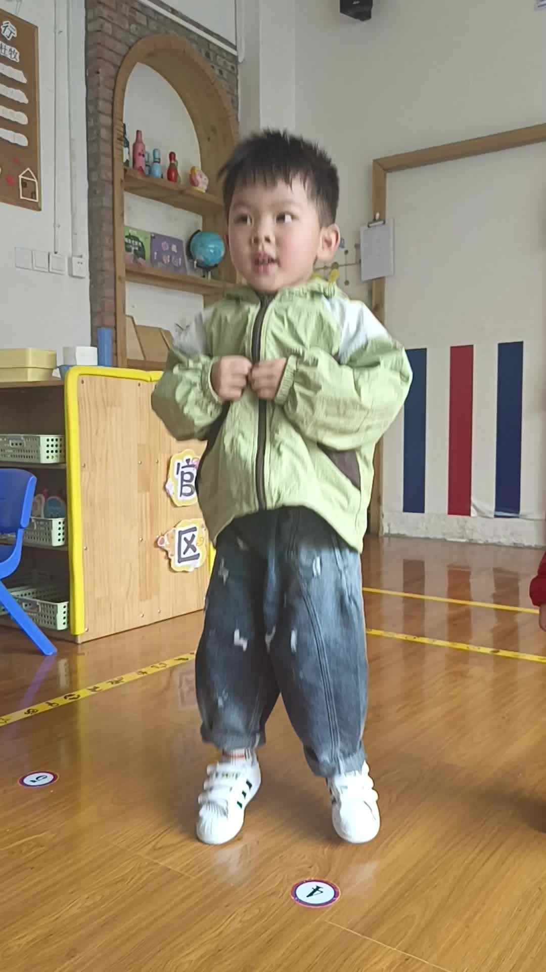 2026年4月8日  黄钇然《室内早操》（学校教育教学活动）