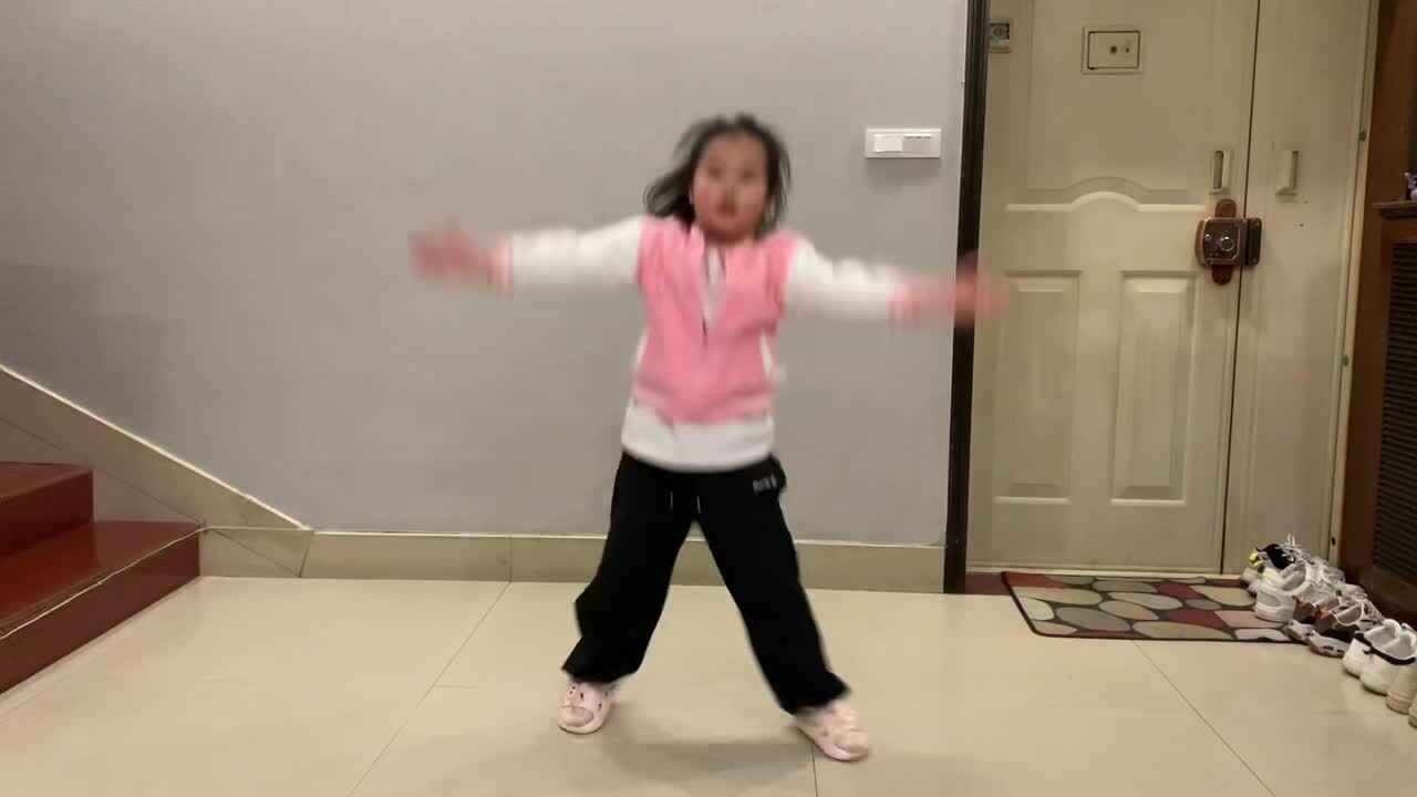 4.28学前A班赵欣奕练习开合跳