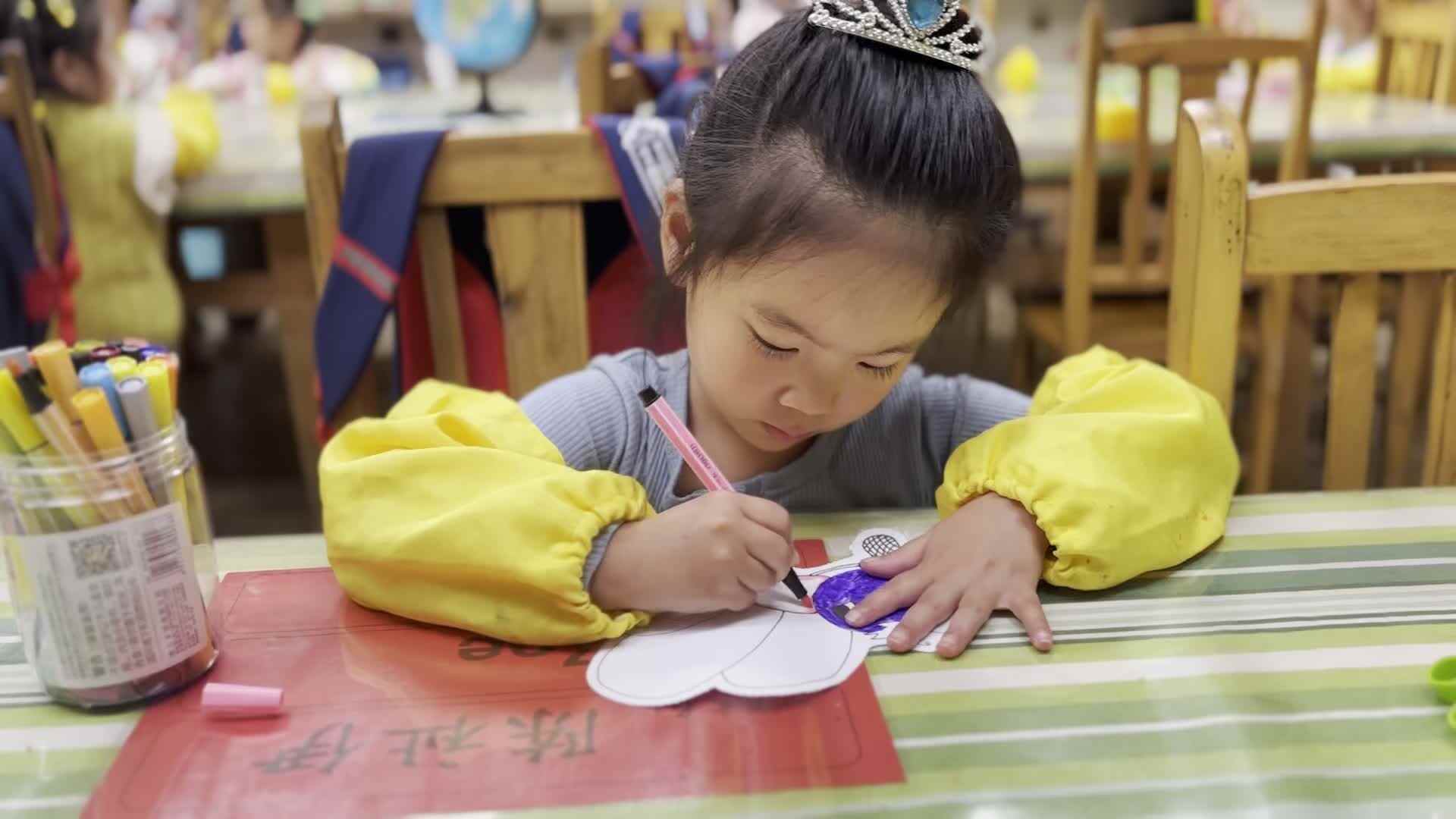 2026.4.17 陈祉伊  美工《五彩的泡泡世界》.mp4