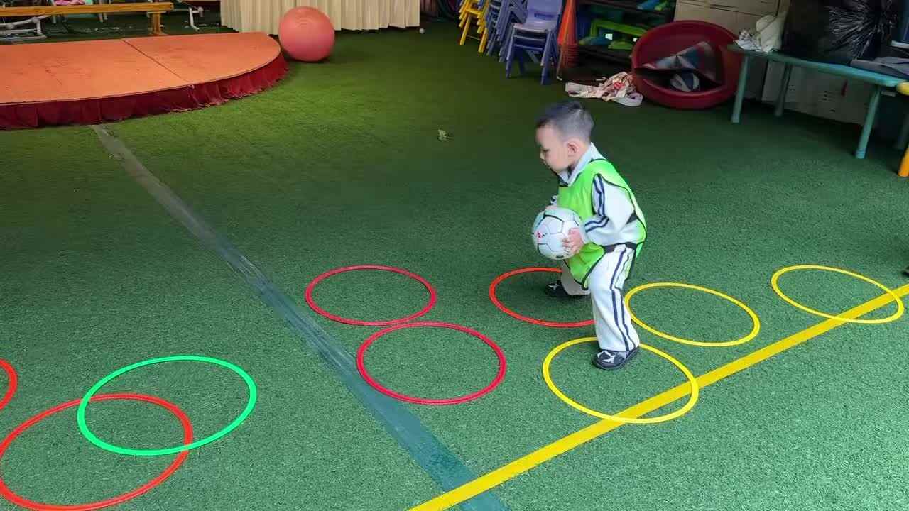 2026.4.20实验小班9号胡舒阳—快乐体智能