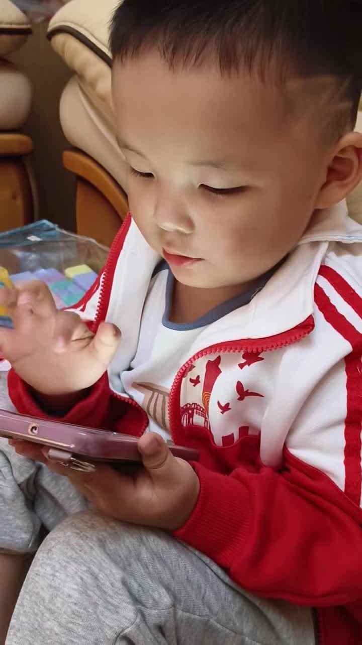 实验小班3号谢缙宇