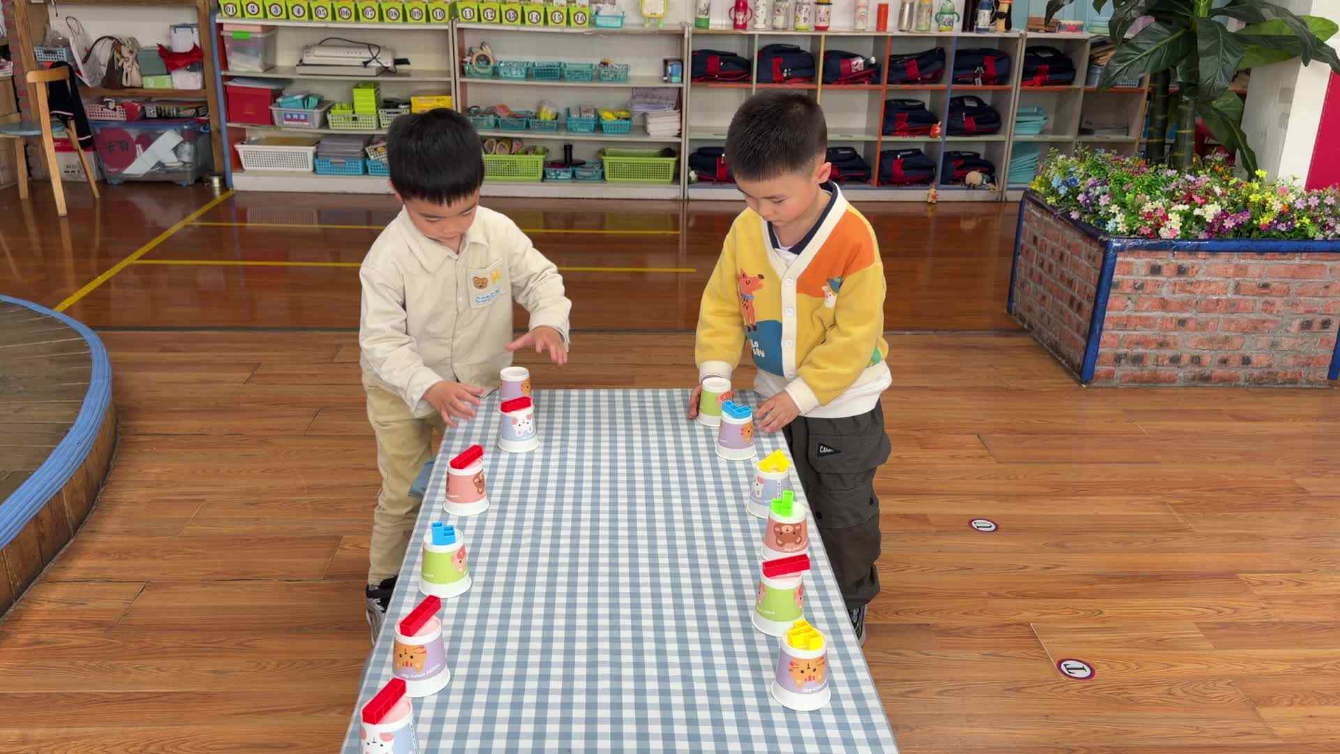 ⁣2026.4.10 实验大班 陈柏然、谷江钰——我和纸杯做朋友