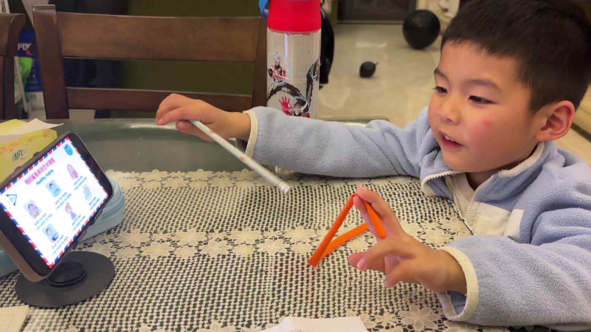 大A班刘奕宸跟读英语句子.mp4