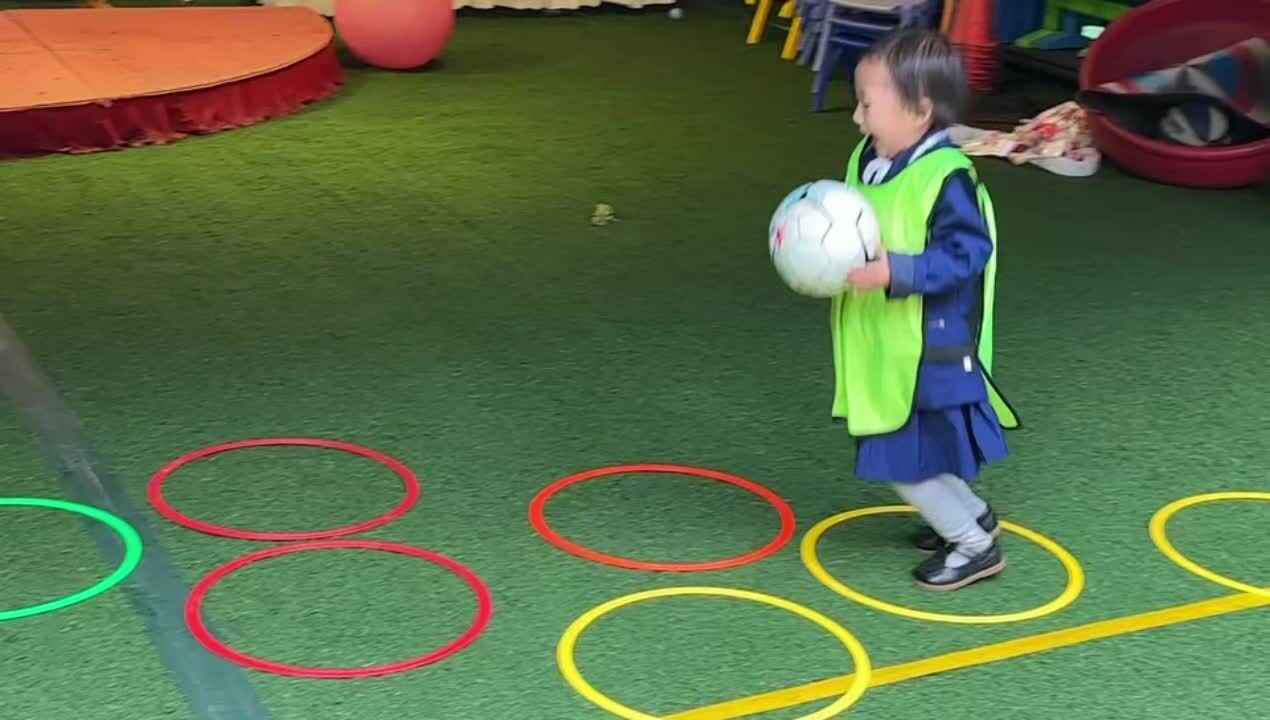 2026.4.20实验小班11号陈舒梦—快乐体智能