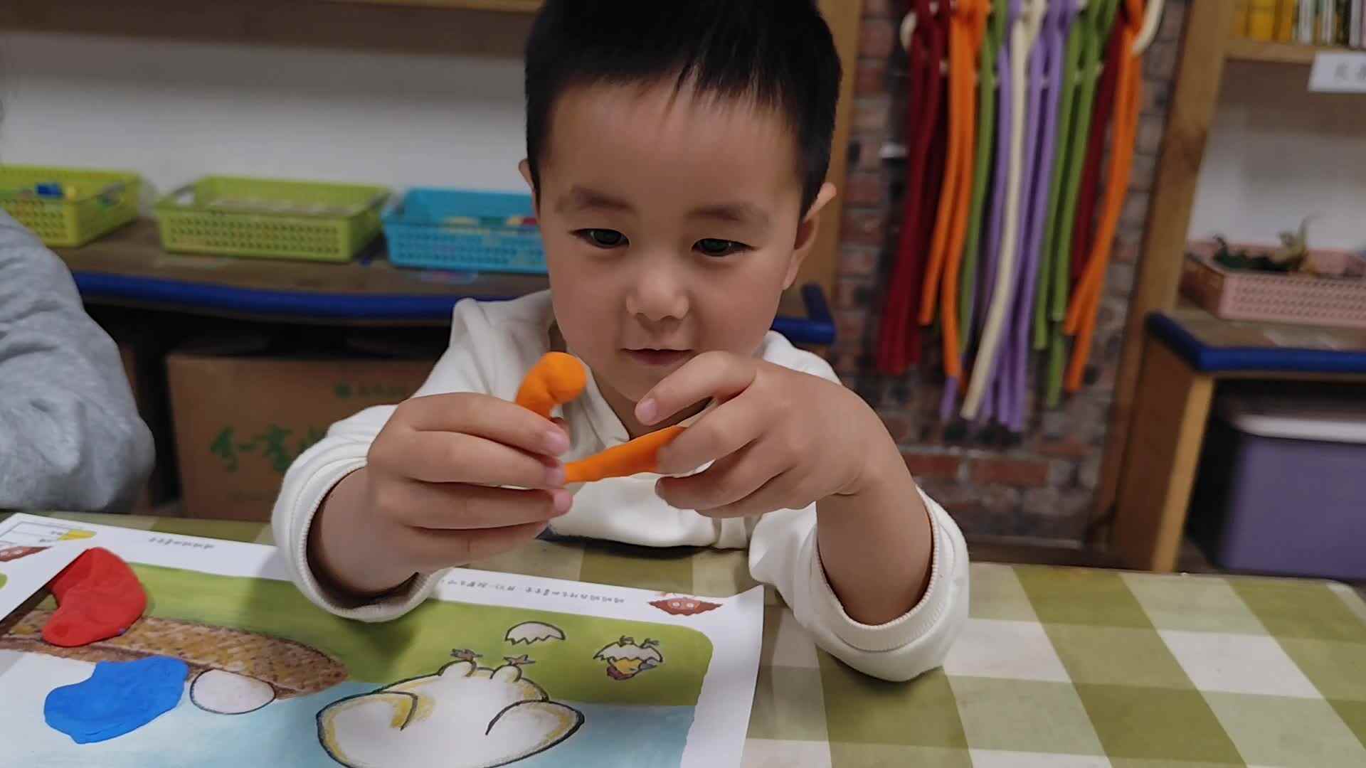 2026.4.23实验小班2号叶弋猷—美工活动