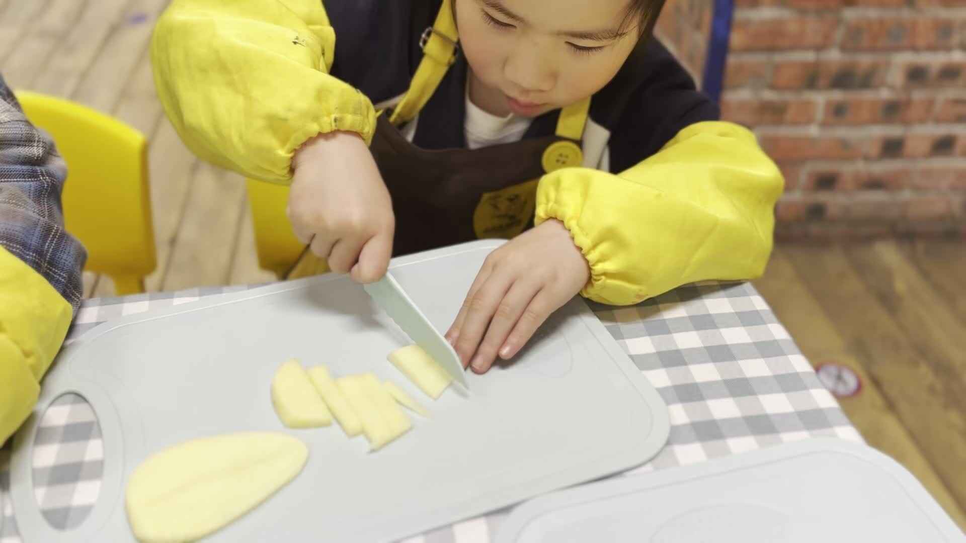 2026.4.22 易诗淳  食育课《炸薯条 》.mp4