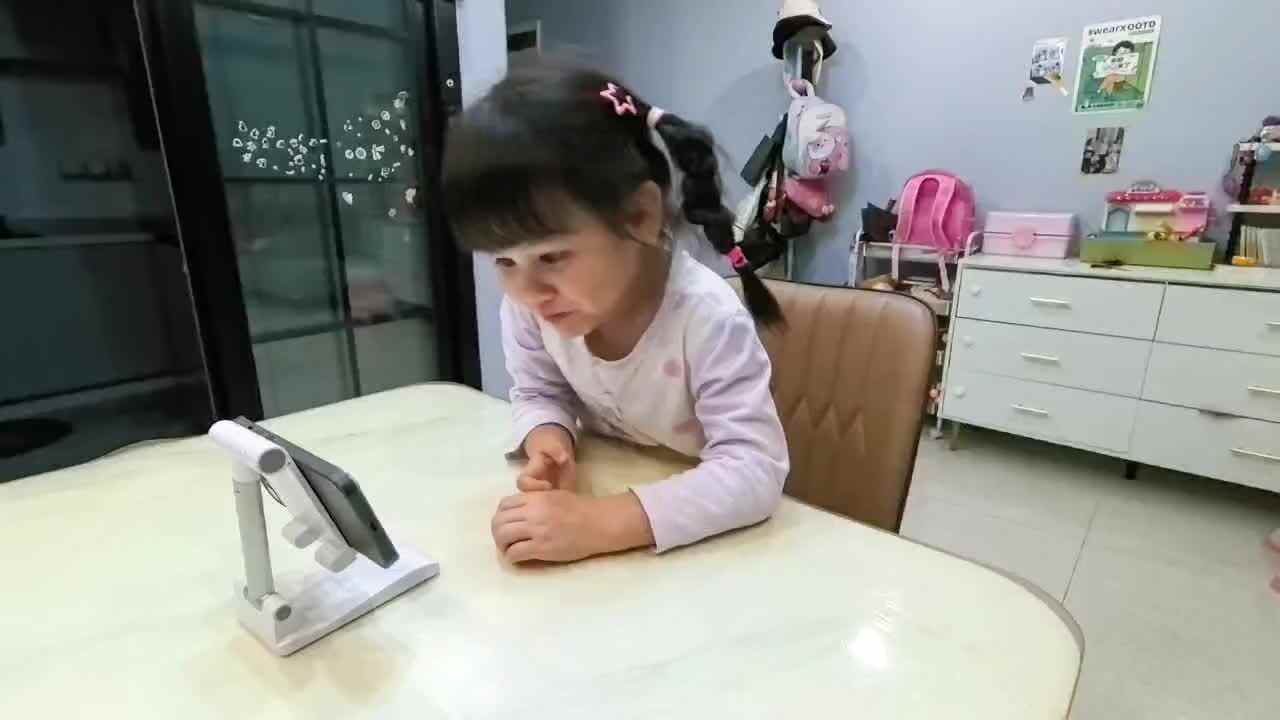 跟唱儿歌《Counting Chant 1-20》89646.mov