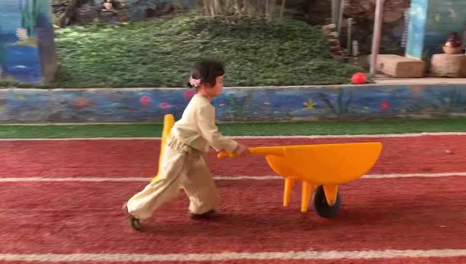 2026年4月24日马炘玥    体能游戏《推推车运球》学校教育教学活动