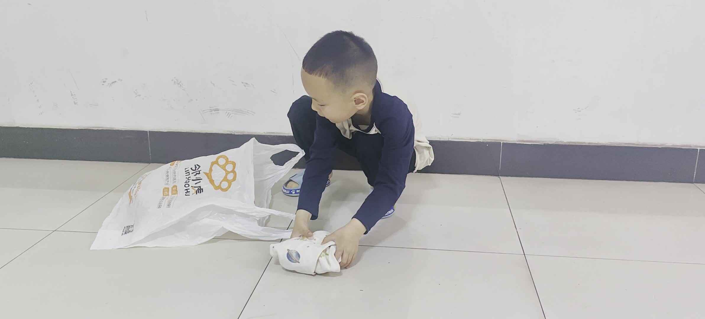 2026.4.8 中A班 刘逸一《系袋子》.mp4