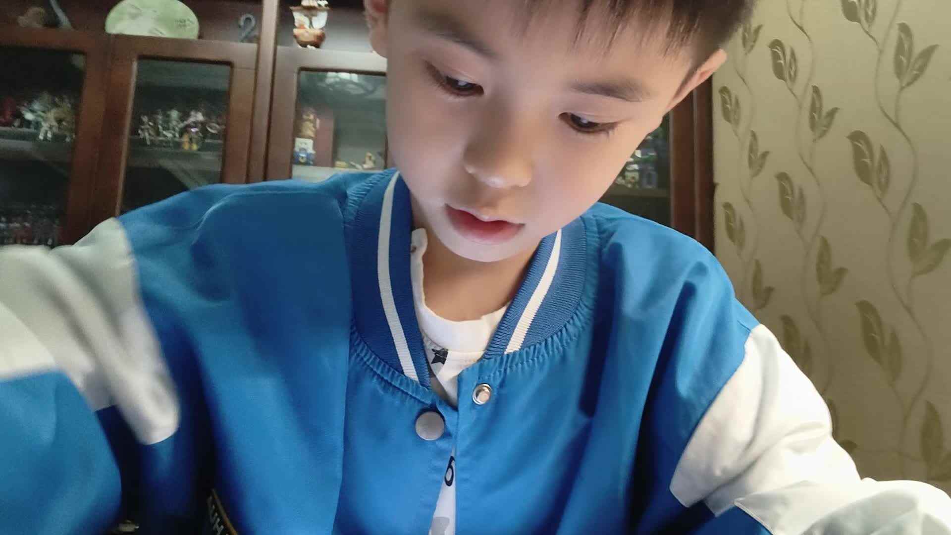 学b刘倬宇看英语视频20260408.mp4