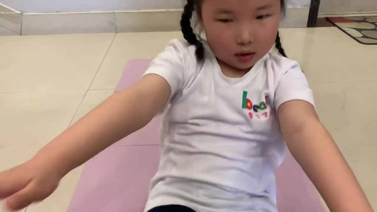 4.22学前A班赵欣奕仰卧起坐