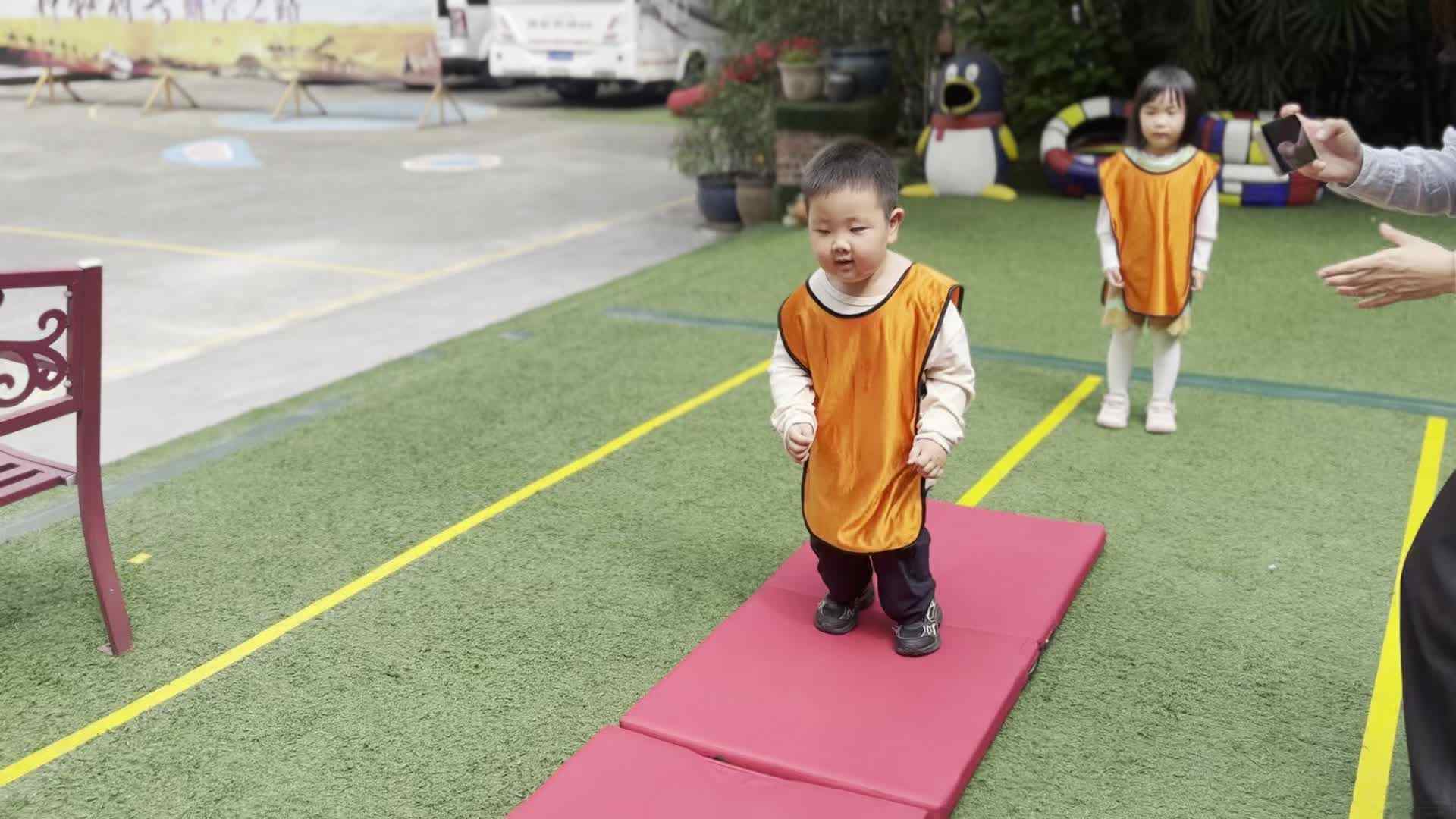 2026.4.9  实验中班 杨卓为 《体智能》.mp4