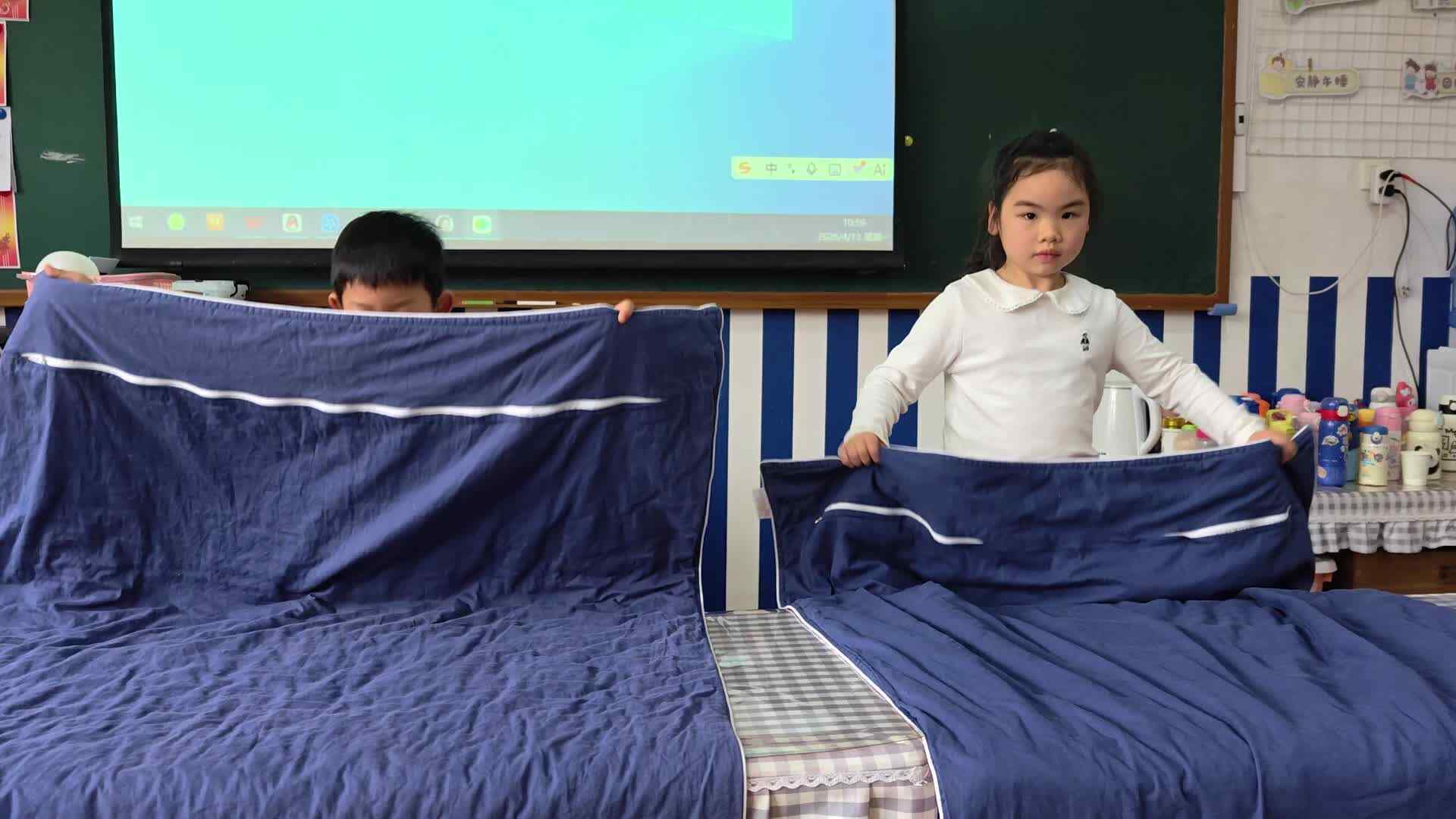 ⁣⁣⁣⁣⁣⁣⁣⁣⁣⁣⁣⁣⁣⁣⁣⁣⁣⁣⁣⁣⁣⁣⁣⁣⁣⁣⁣2026.4.14学A班汪炜烨，刘禛——生活训练折叠被子