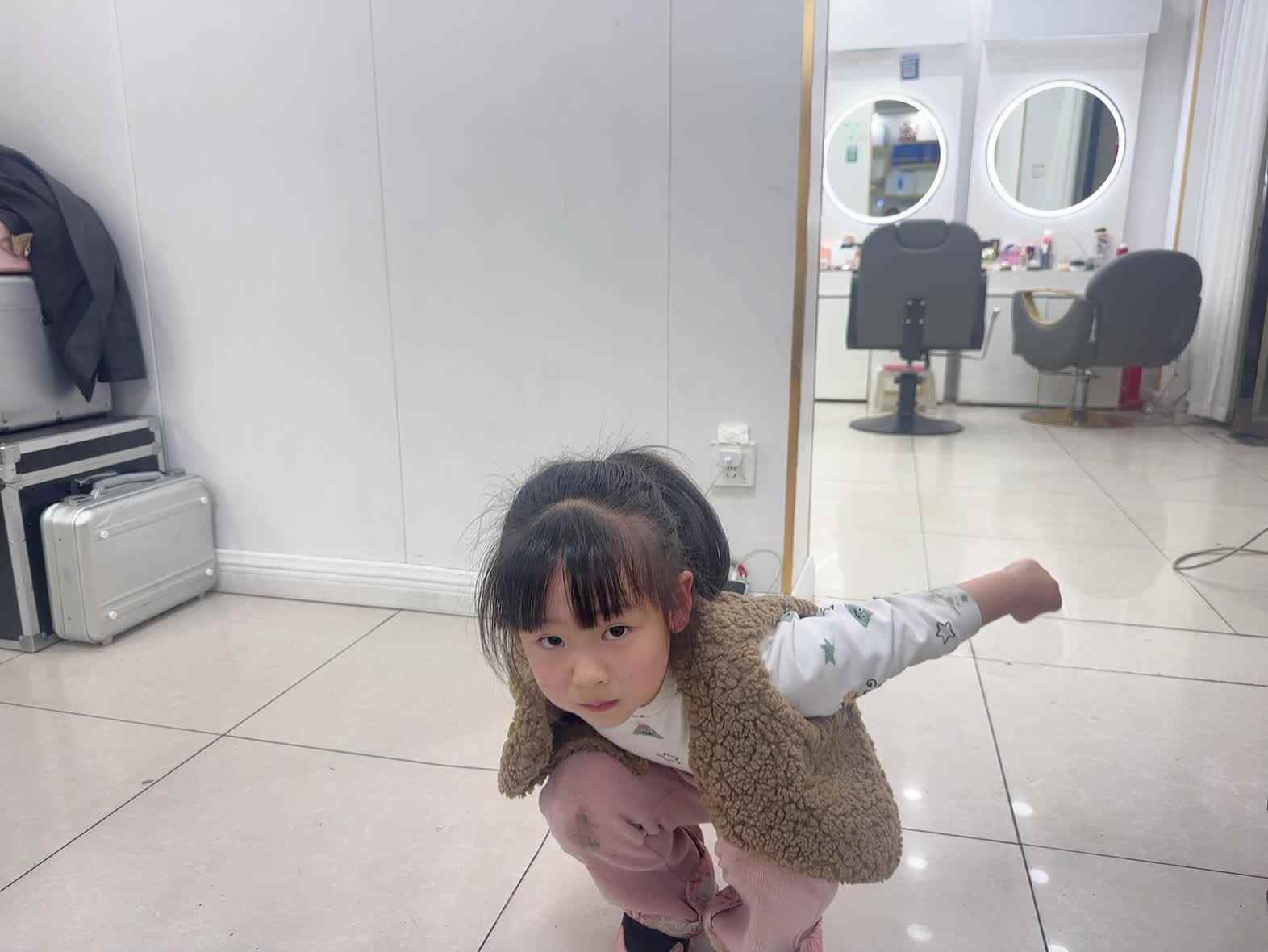 2026年4月13日大A班夏爱林～体能练习（深蹲跳））