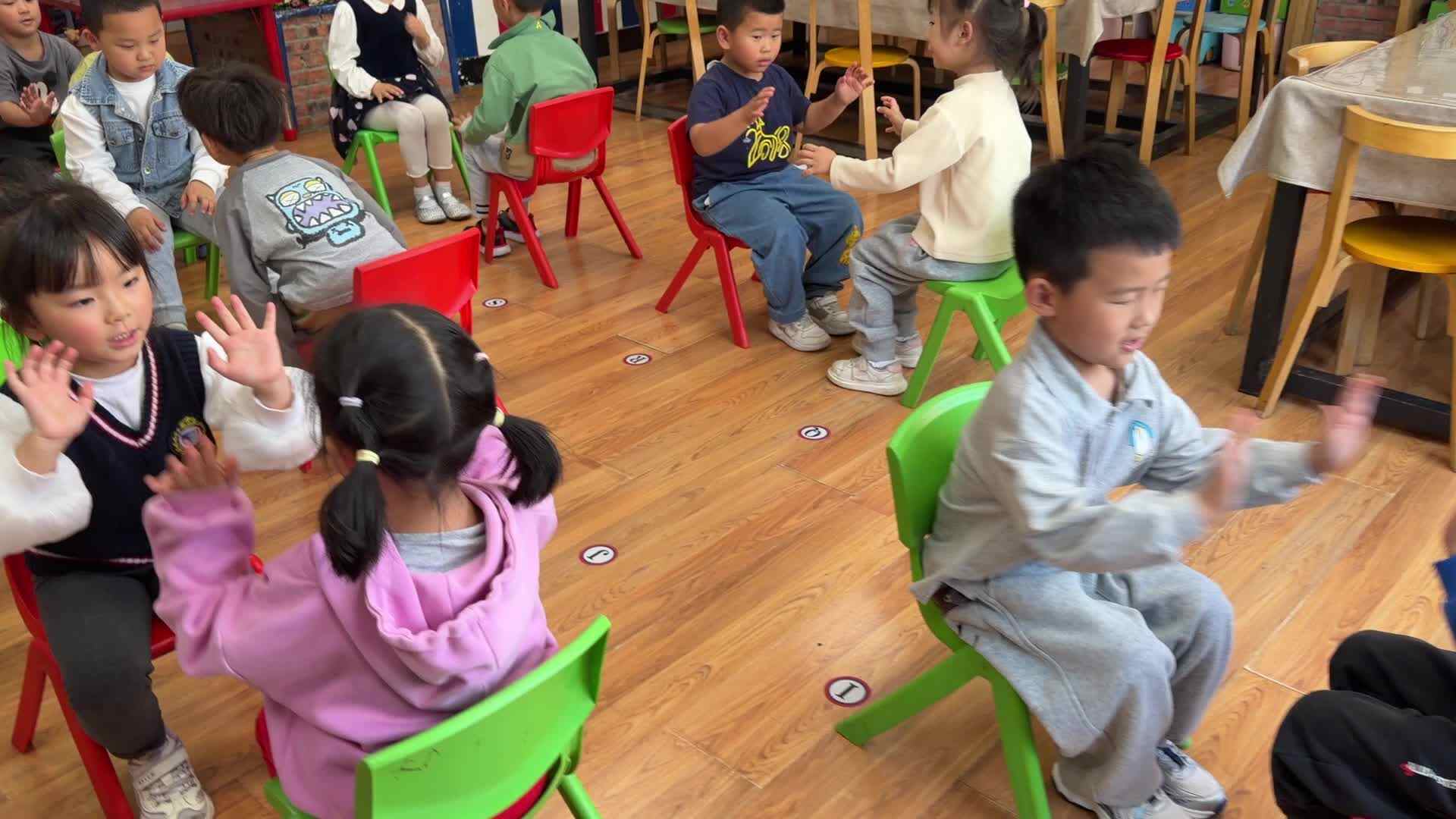 2026.4.17 实验大班 音舞课堂《小汽车》