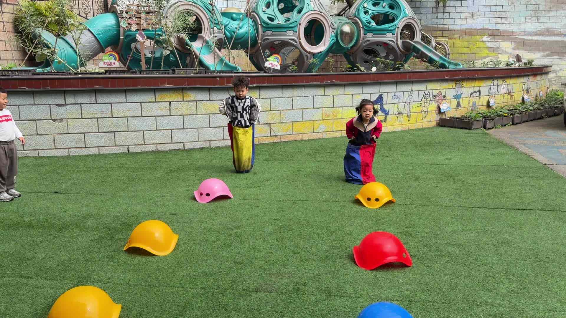 2026.4.8 实验大班 周昊燃、王沐凡——袋鼠跳跳跳