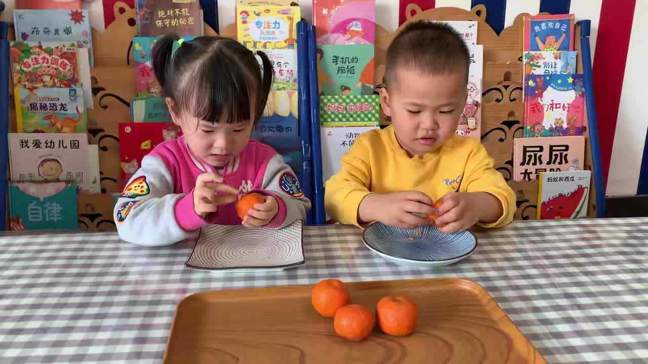 2026年4月16日    傅屹彤 生活练习《剥橘子》学校教育教学活动.mp4