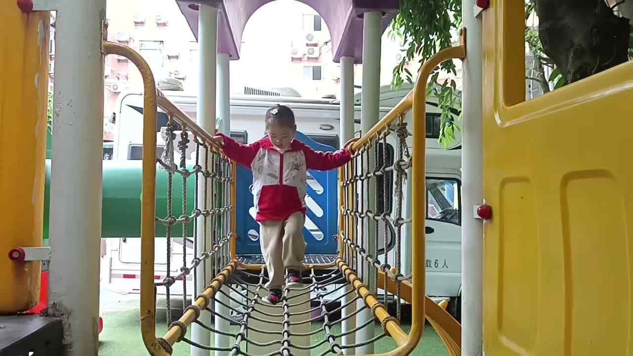 2026年4月15日周晨羽主题：《平衡锻炼》（学校教育教学活动）