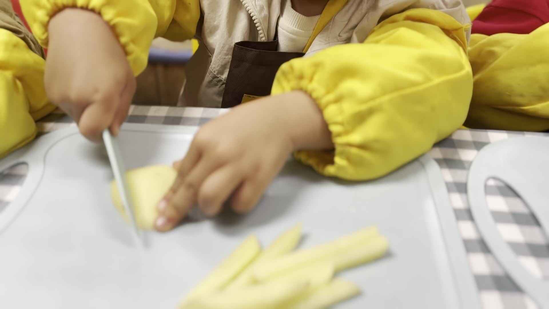 2026.4.22   刘雍洛  食育课《炸薯条 》.mp4