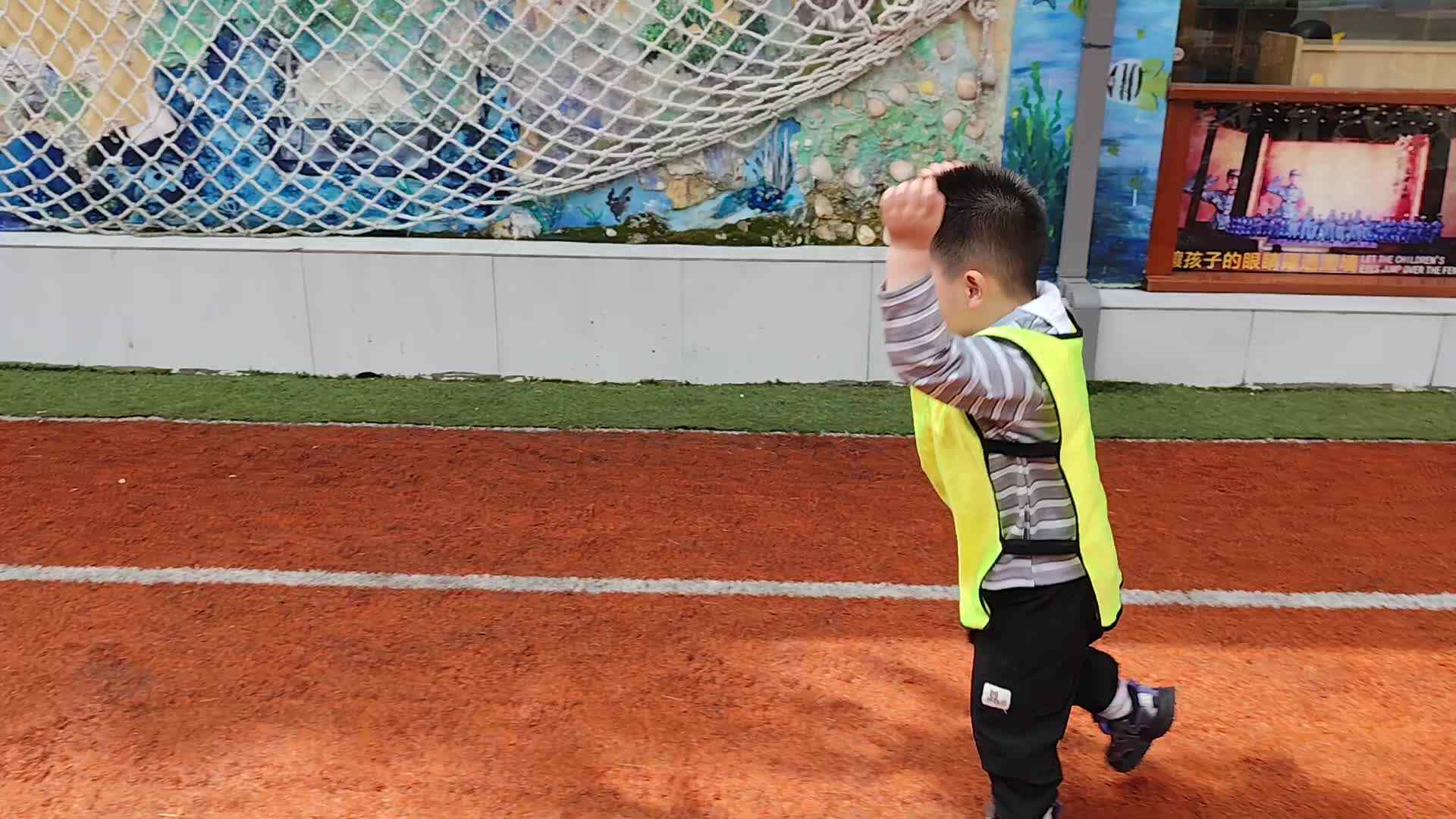 2026.4.16实验小班8号杨卓浩—快乐体智能