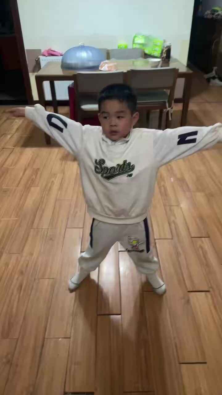 2026.4.28大A班唐翊宁体能运动：伸展运动打卡