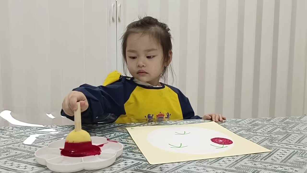 2026年4月27日周晨羽主题：美术活动《樱桃》（学校教育教学活动）