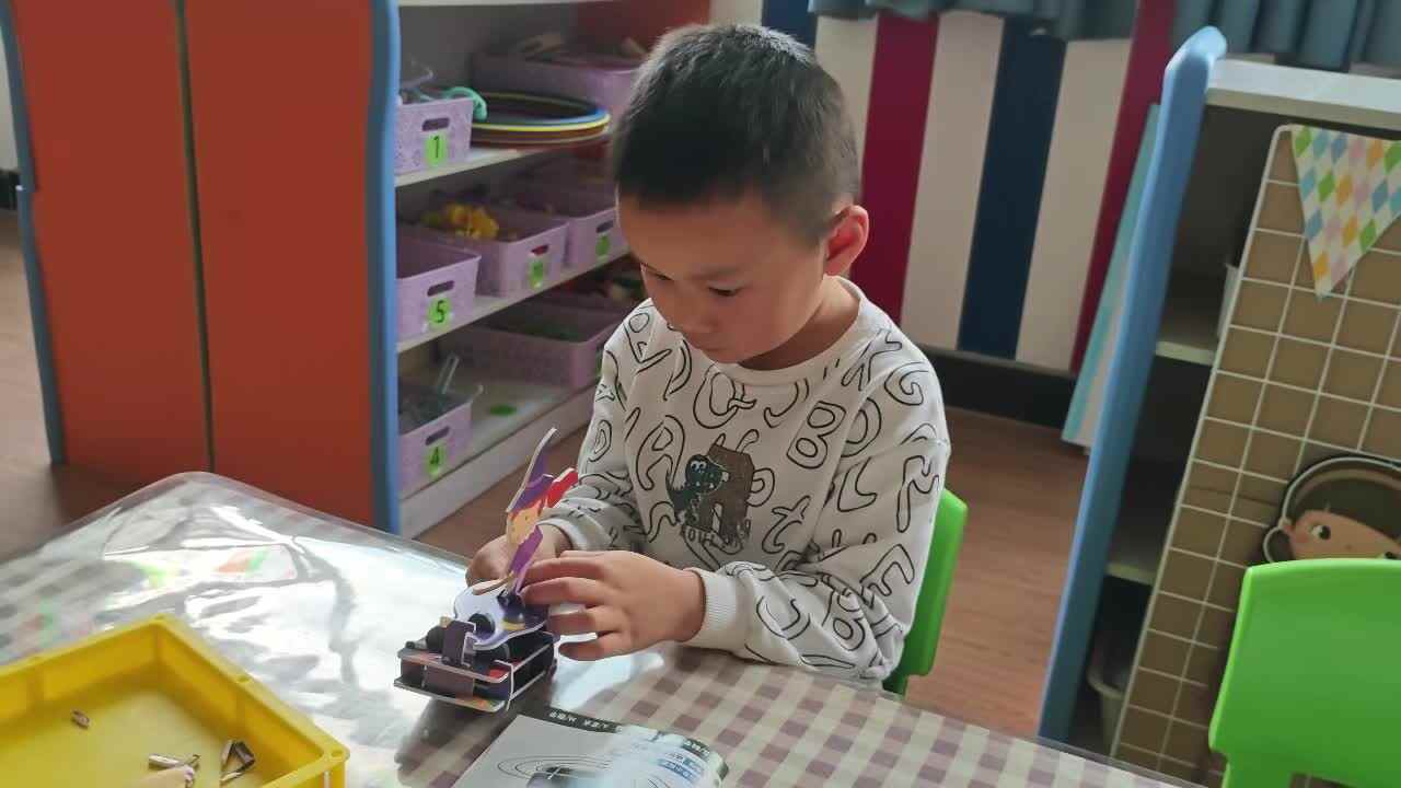 2026.4.9   叶铭宇  科学实验 悬浮小魔女