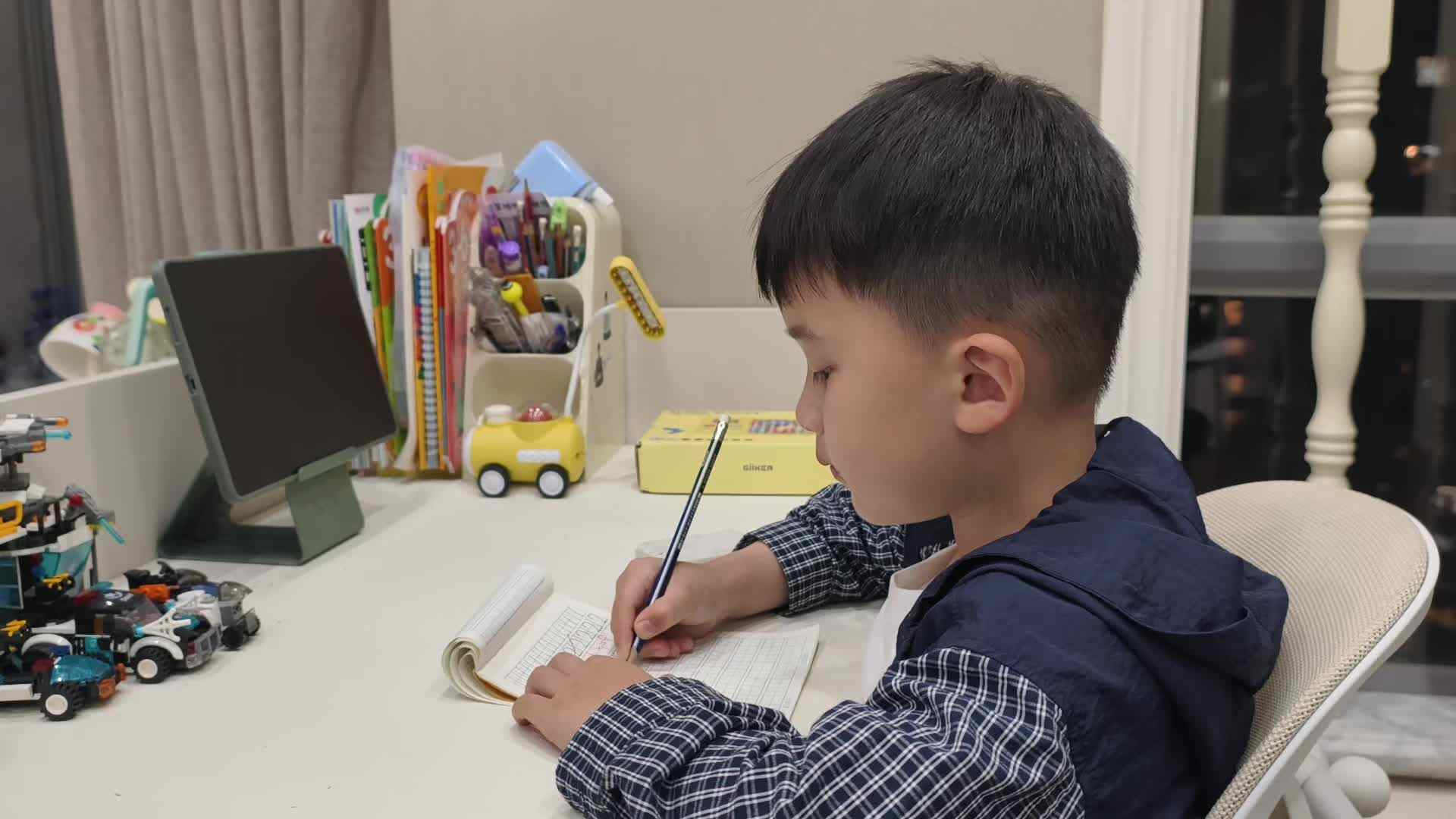 2026.4.11大A班李楷延——书写数字“13、14”