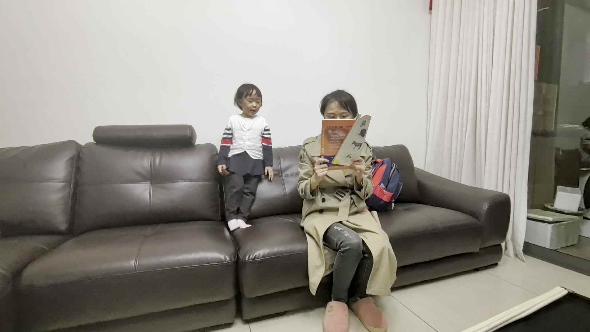 实验小班4号王艺霖背诵儿歌城门城门.mp4