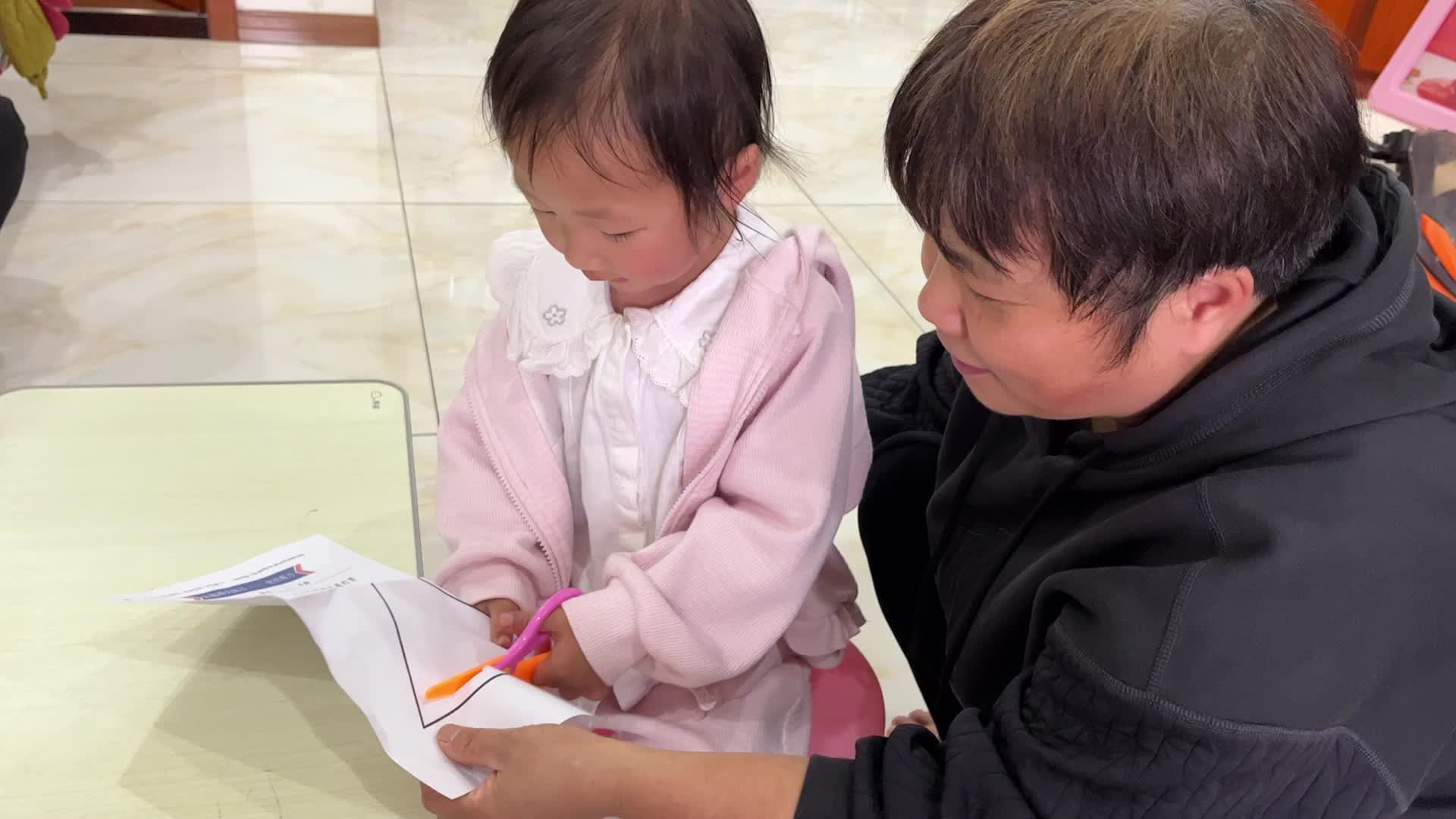 2026.4.8 实验小班—陈舒梦 剪纸练习