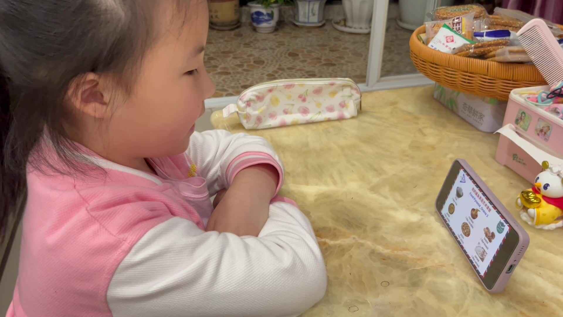 4.29学前A班赵欣奕跟读英语单词